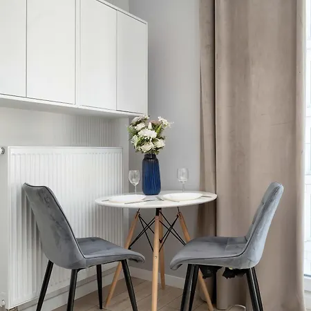 Modern In The Centre Close To The Market Square By Renters 아파트 *